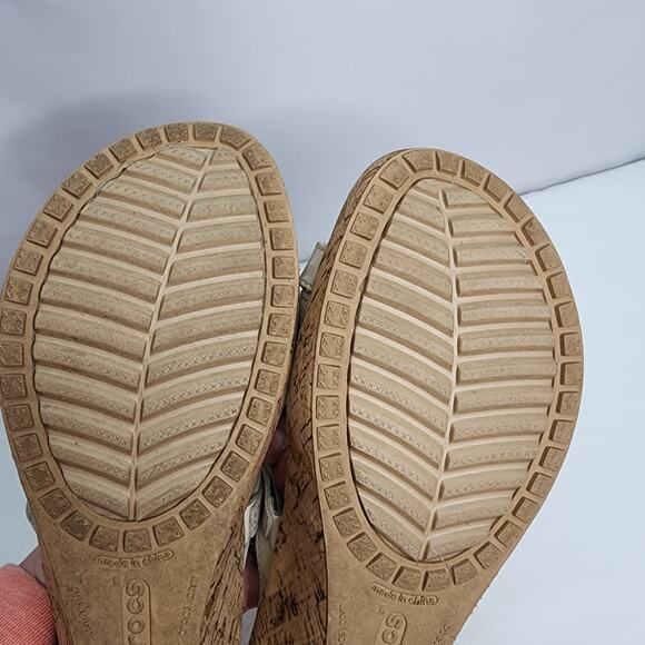 Crocs A Leigh Mini White Leather Wedge Women's Summer  Open Toe Sandal Size 8 - Picture 12 of 12